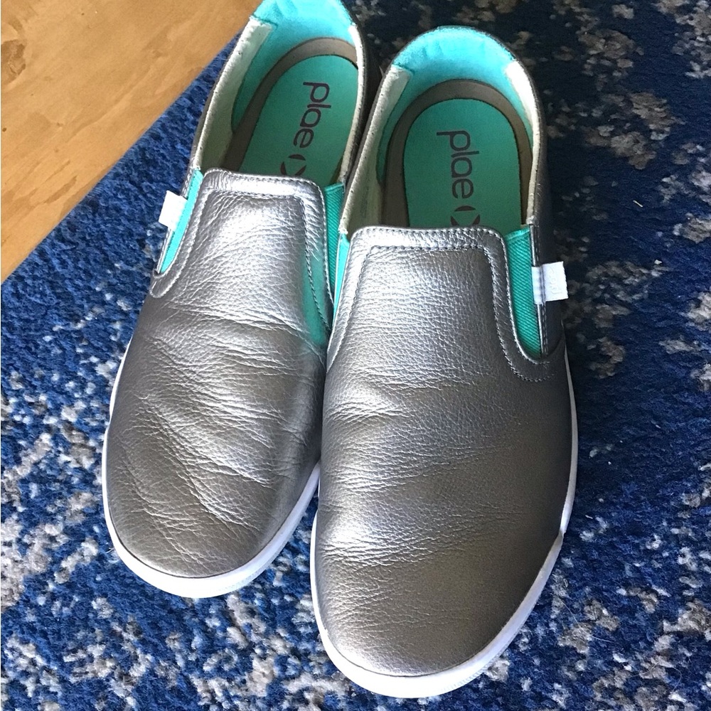 PLAE Marten Slip-on Sneakers (unisex)